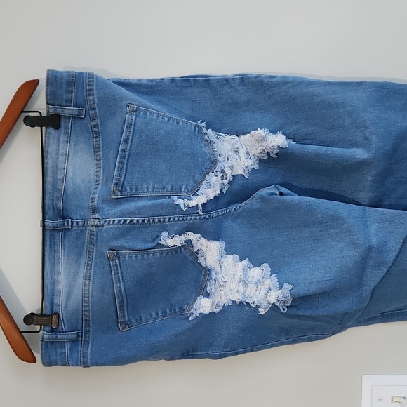 New Women's Fashion Nova All The Booty Ripped Skinny Jeans sz 16 destroyed NWT - Picture 3 of 4